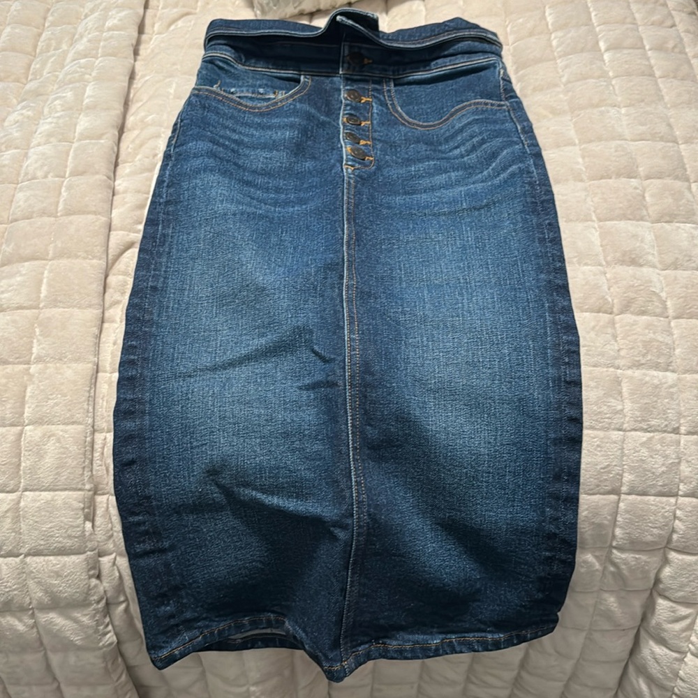 Veronica 🔴 Beard Denim Skirt - size 23/24 NWOT